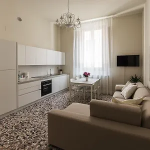 Apartment Alighieri Theatre Charming 